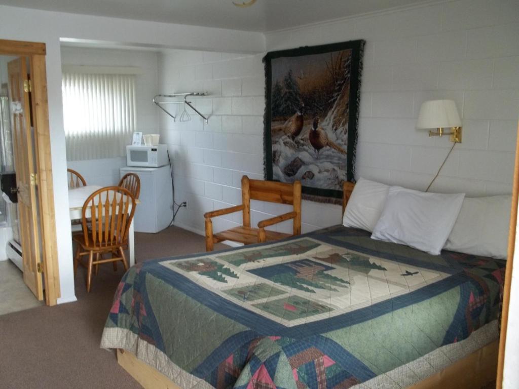 Budget Host Elk Antler Inn Термополис Номер фото