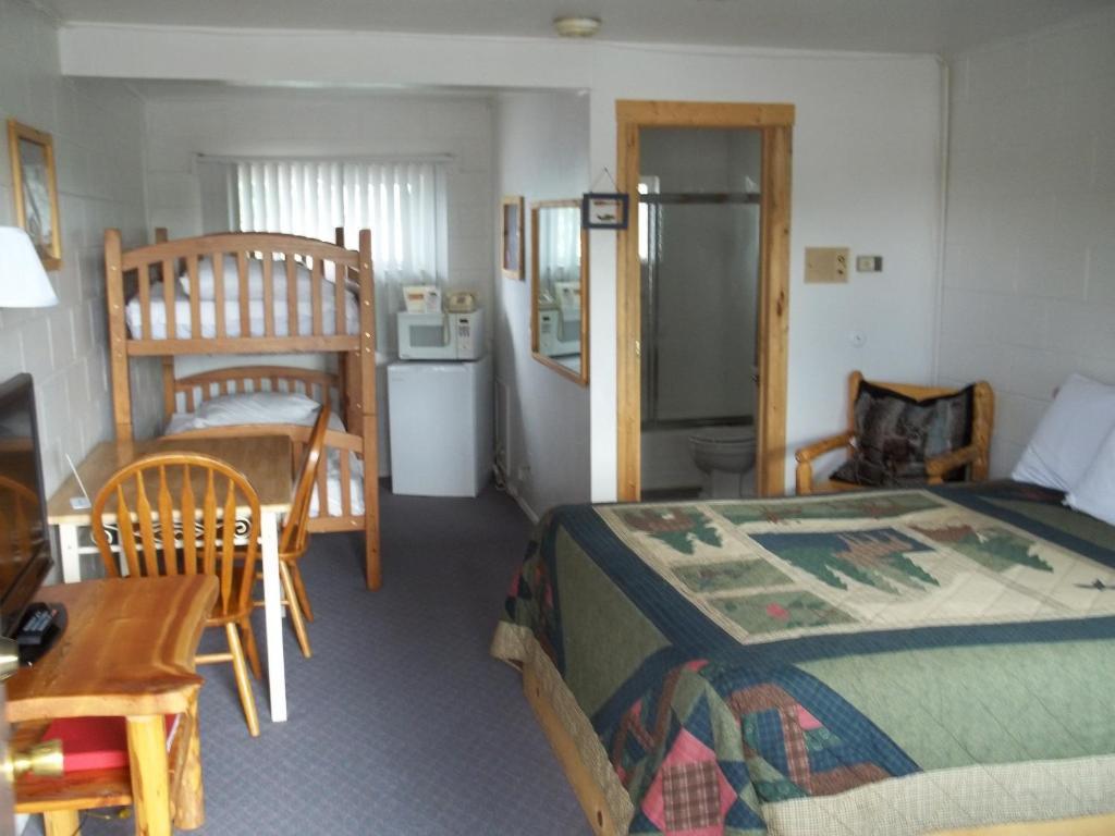 Budget Host Elk Antler Inn Термополис Номер фото
