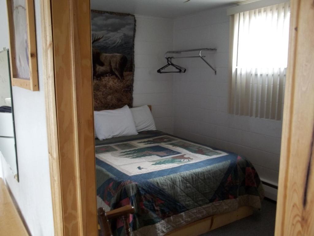 Budget Host Elk Antler Inn Термополис Номер фото