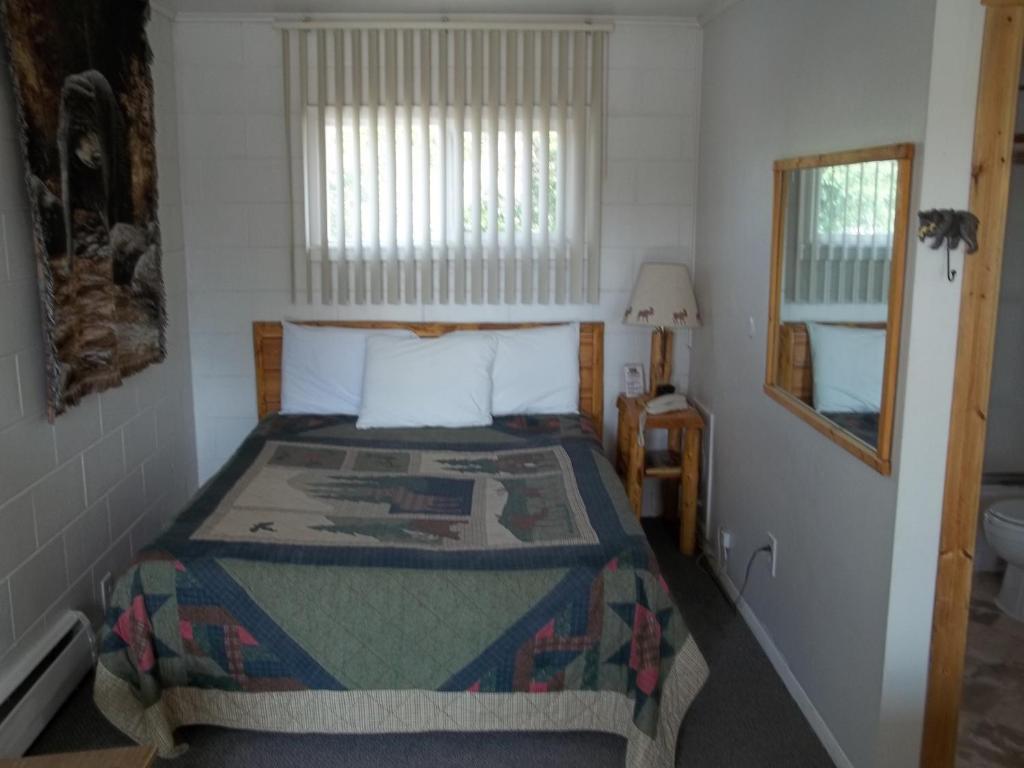 Budget Host Elk Antler Inn Термополис Номер фото